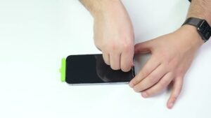 Come applicare un vetro temperato: un metodo semplice per montare e proteggere lo schermo del telefono