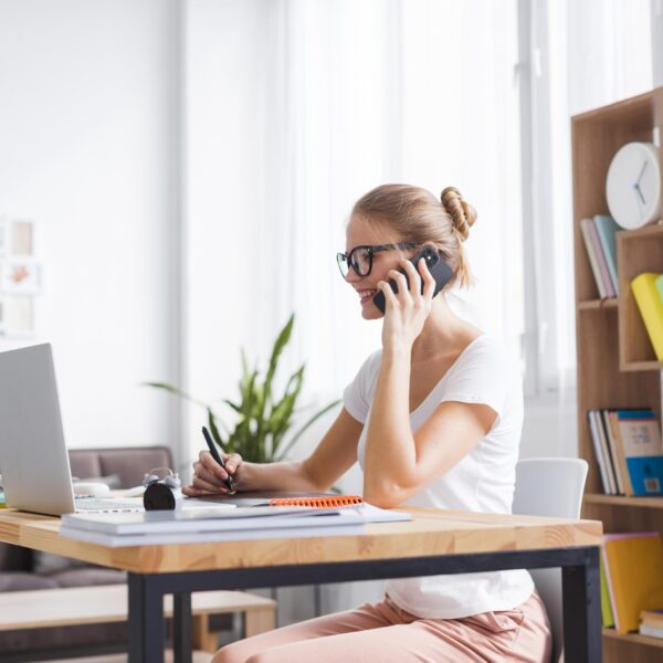 Organización del trabajo en el escritorio – accesorios prácticos